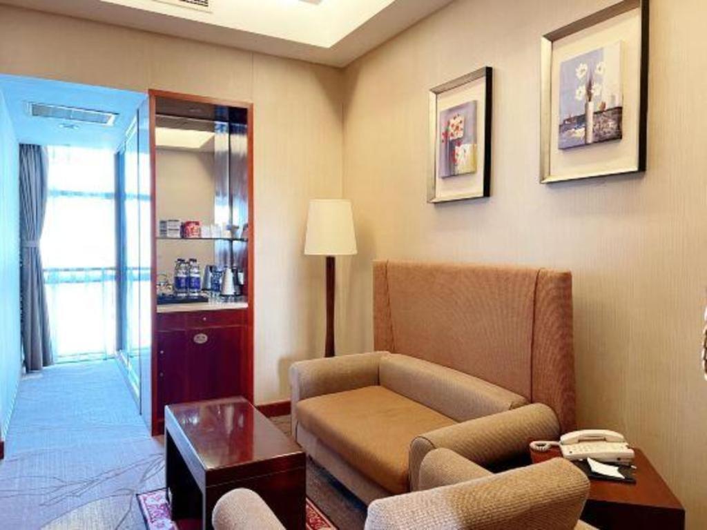 Qingdao Blue Horizon Hotel Licang Exterior foto